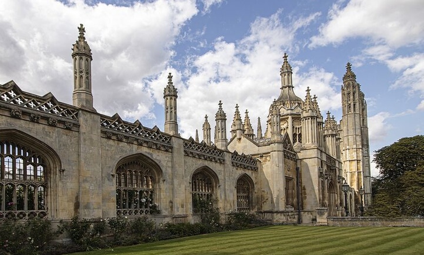 Image 2: Transfer To or From London Heathrow Airport to Cambridge