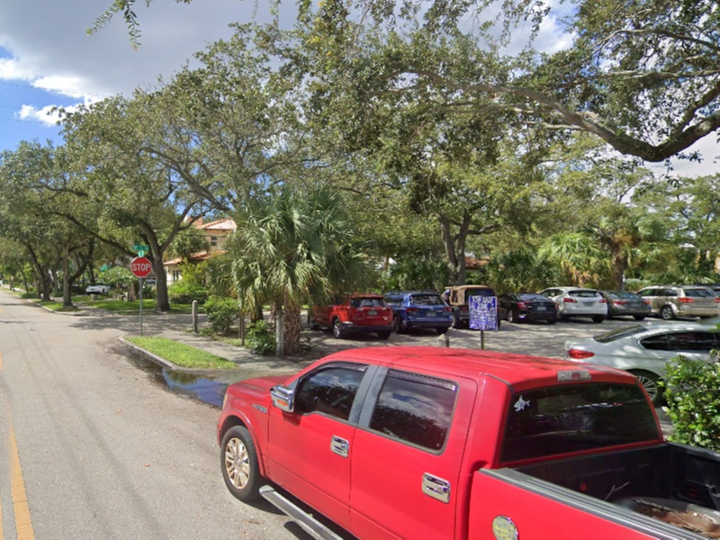 Parking at 398 SE. 15th Ave. Lot