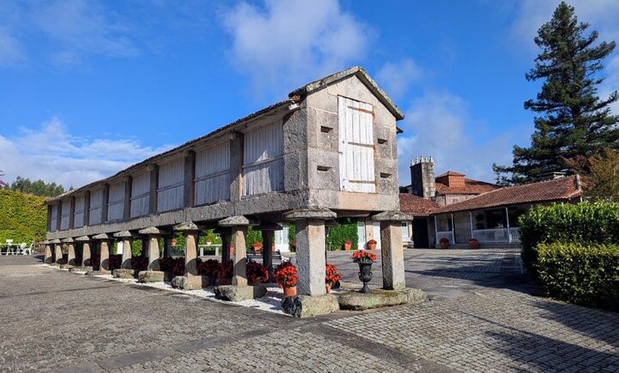 Image 28: Tour privado de un día con todo incluido por Galicia