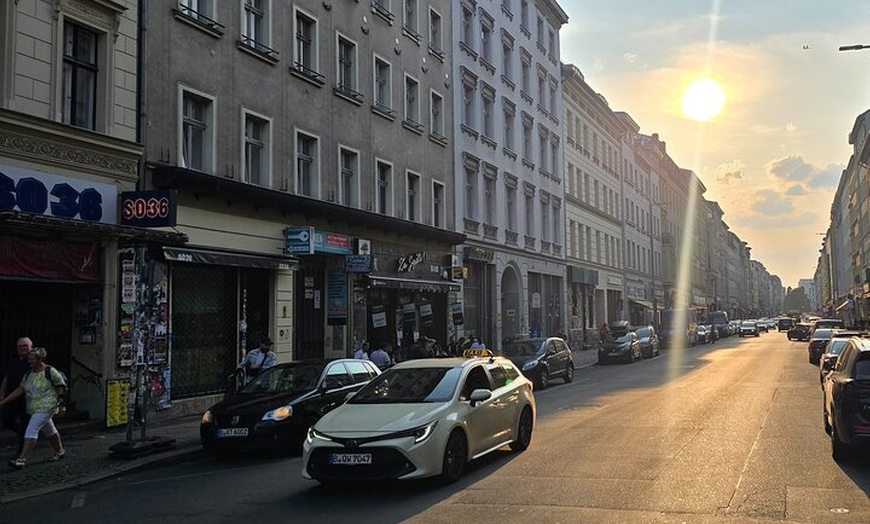 Image 29: Das echte Berlin - Street, Food und History - Tasty Bike Tour