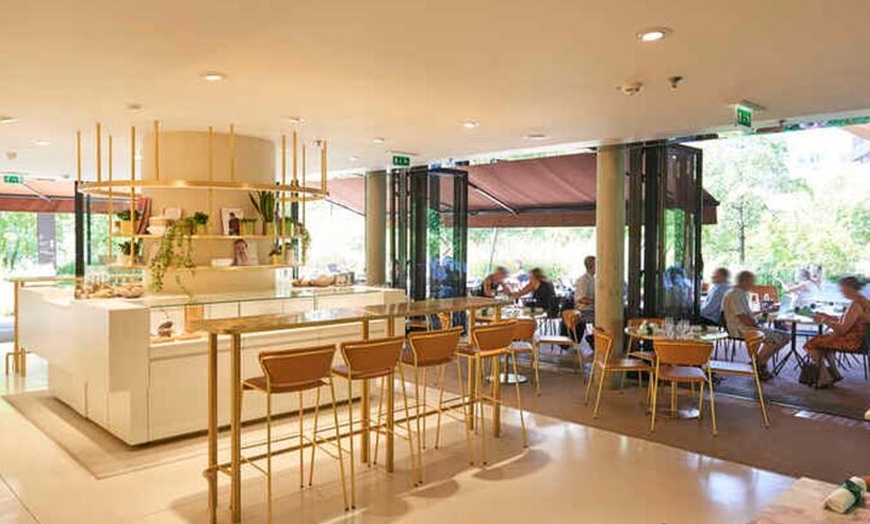 Image 24: Musée du Quai Branly et shopping à Beaugrenelle Paris