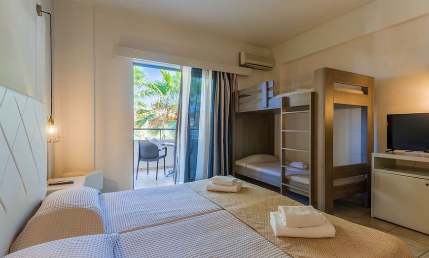 Image 6: ✈ CRÈTE | Gouves - Gouves Bay by Omilos Hotels 4*, 3 nuit - Tout in...