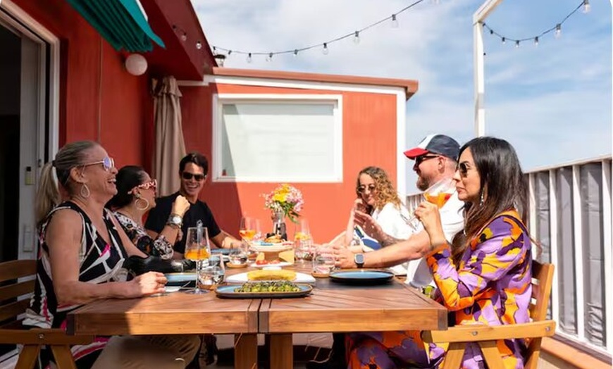 Image 26: Barbacoa Paella en una terraza en Barcelona con un chef