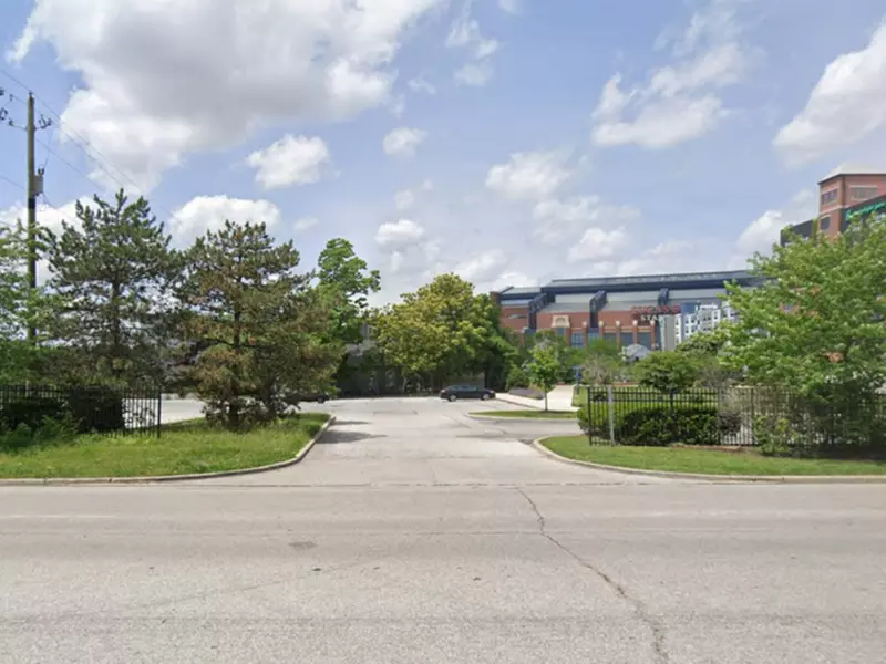 Parking at Meridan Center Lot