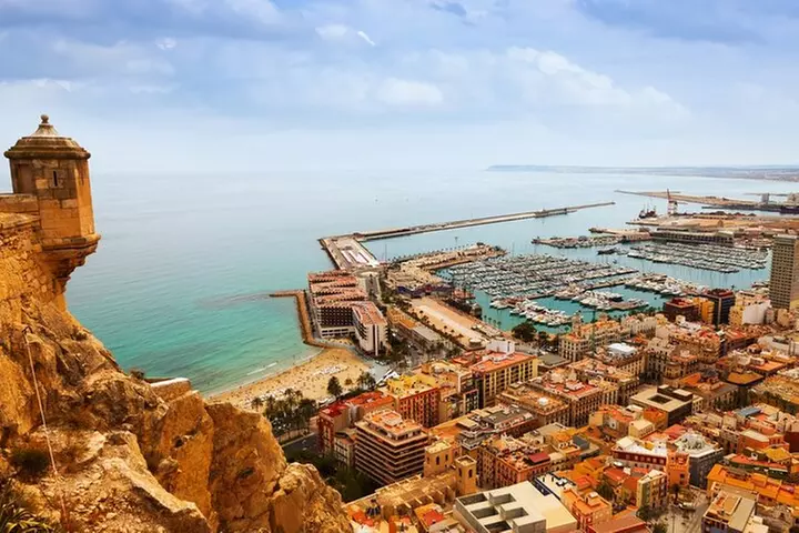 Explora Alicante en 60 minutos con un Local - Second Medium