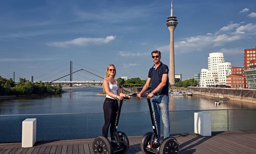 Image 4: Düsseldorf Segway-Tour: Klassisches Stadterlebnis