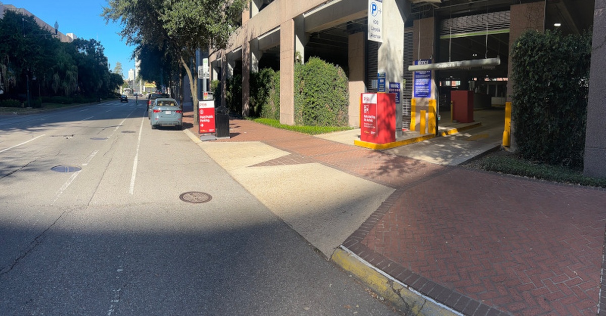 Parking at 600 Loyola Ave. Garage - P199