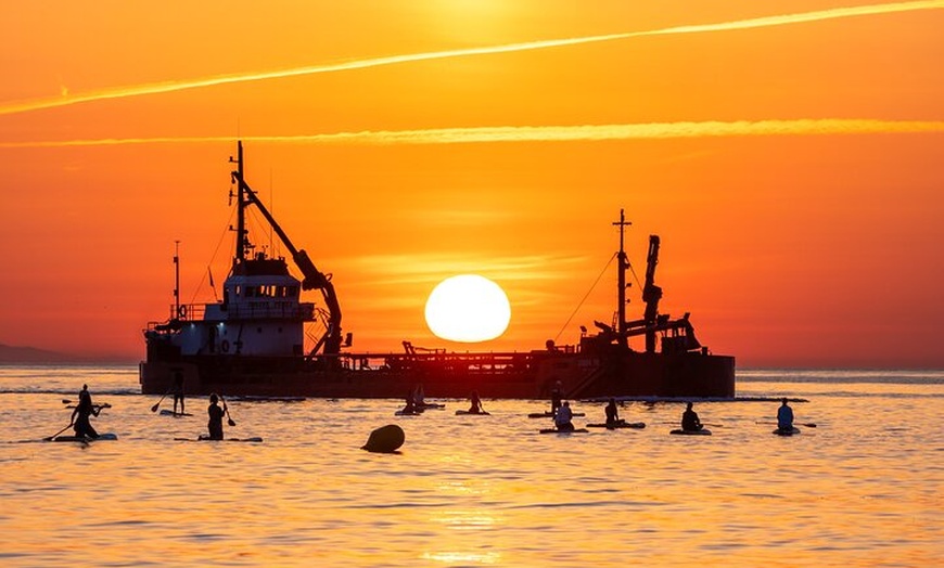 Image 10: Barcelona : Sunrise Paddle Surf con Instructor y Fotos