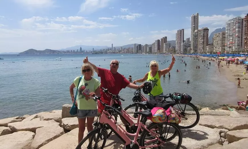 Image 1: Tour guiado en bicicleta eléctrica: Benidorm, La Cala, Villajoyosa