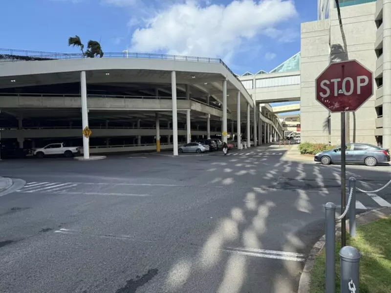 Parking at P1730 - Ala Moana Hotel - Street Spaces