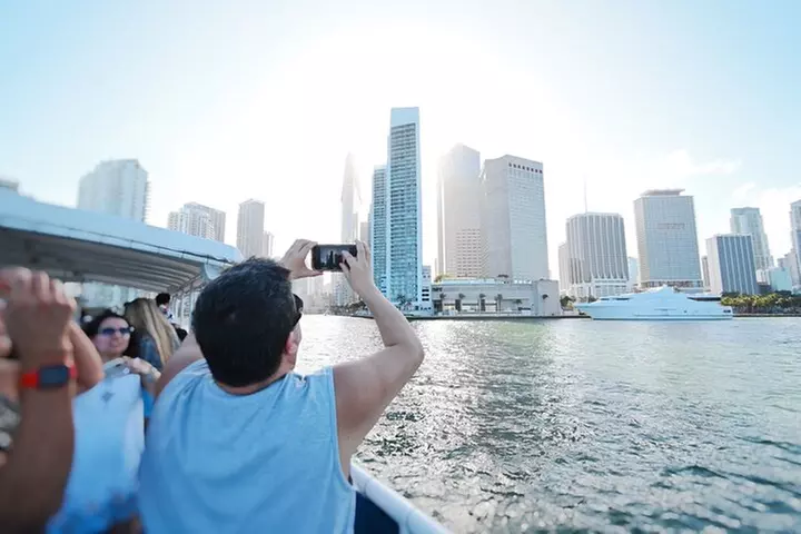 Miami Skyline & Star Island 90 Minute Cruise