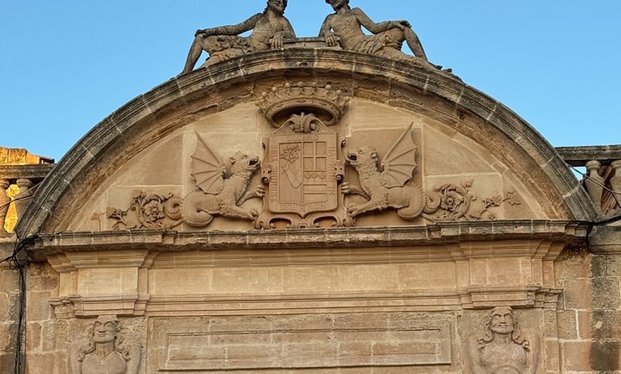 Image 10: Exclusivo tour privado a pie por Ciutadella