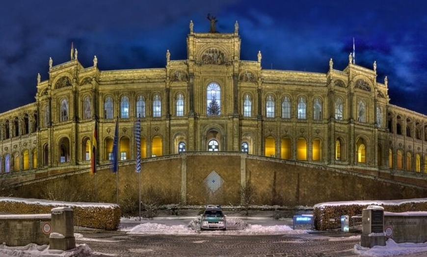 Image 4: Private Nachttour zu Münchens Ikonen & versteckten Juwelen