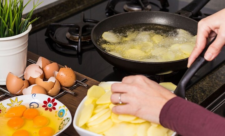 Image 9: Cocinar Paella y Tapas en un Molino de Viento Histórico + Vino (5 -...