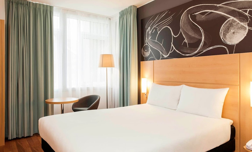 Image 61: ✈ SCHOTLAND | Edinburgh - ibis Edinburgh Centre South Bridge - Roya...