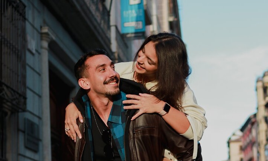 Image 45: Sesión de fotos en pareja & tour fotográfico, Madrid