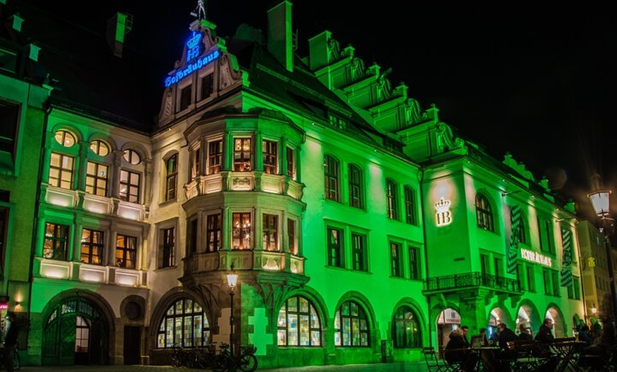 Image 5: Private Nachttour zu Münchens Ikonen & versteckten Juwelen