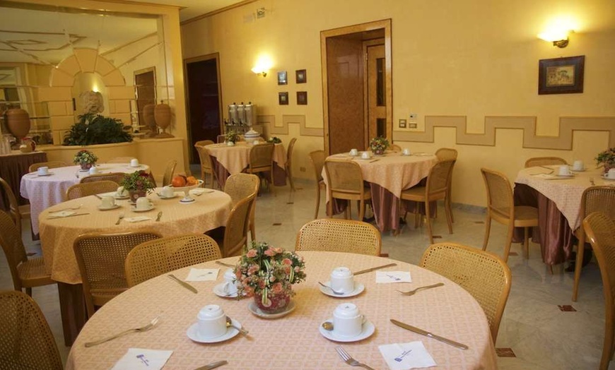 Image 7: ✈ ITALIE | Naples - Nuovo Rebecchino 3* - City break
