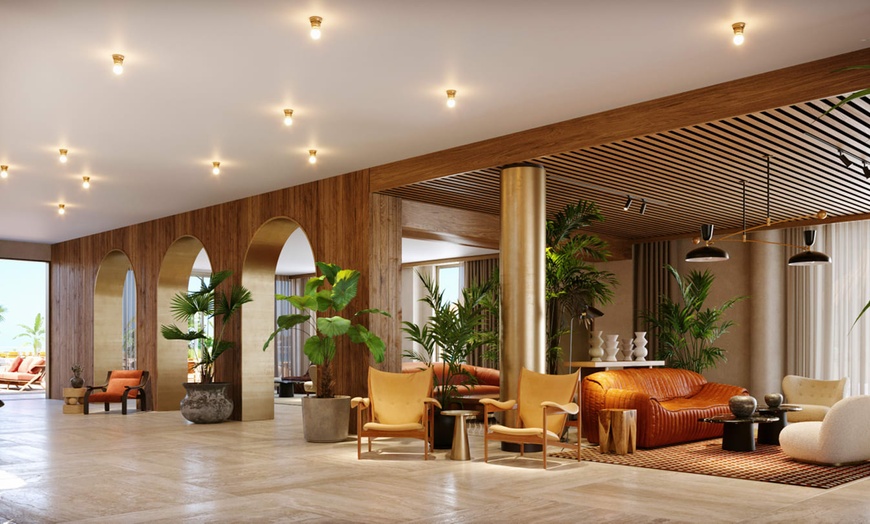 Image 10: ✈ NORD DE LA GRÈCE | Stavros - Isla Brown Chania Resort, Curio Coll...