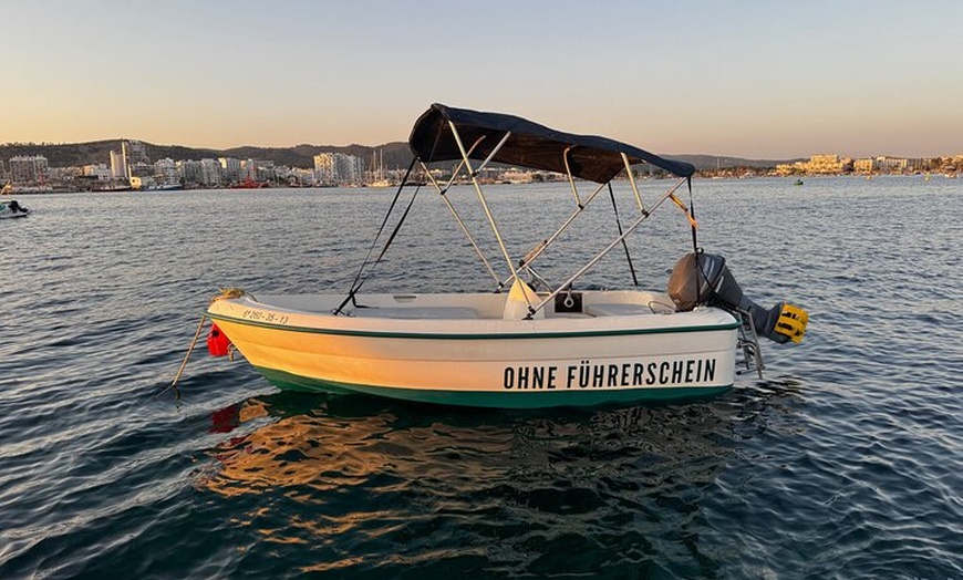 Image 2: Alquiler de Barcos sin Patrón en la Bahía de San Antonio