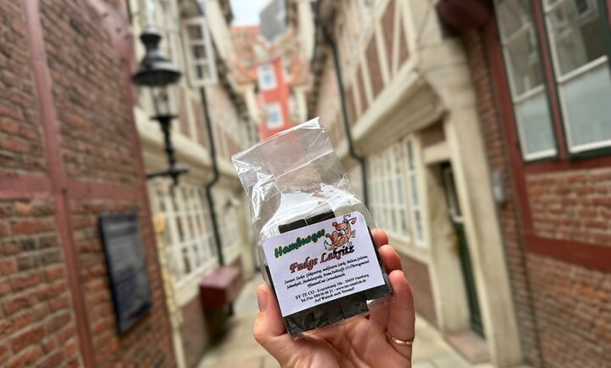 Image 10: Hamburg Walking Food Tour mit 7 authentischen lokalen Gerichten