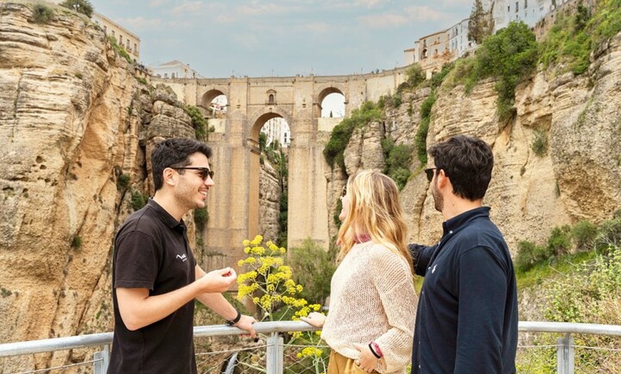 Image 2: 3 ciudades en un día: Córdoba, Pueblo Blanco y Ronda desde Sevilla