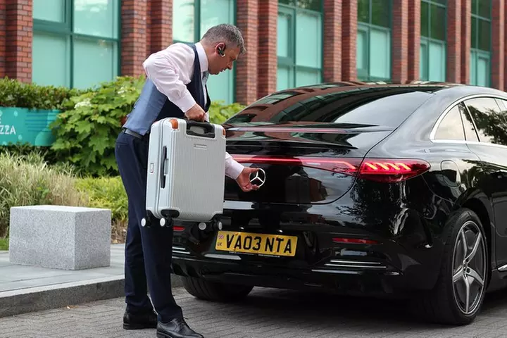 Executive Airport Transfer from Chester to Manchester - Primary Image