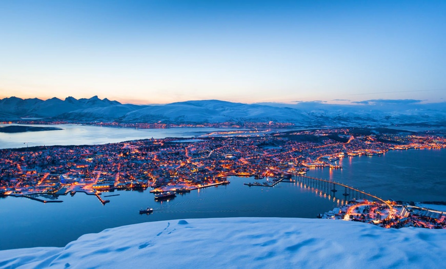 Image 2: ✈ NORVÈGE | Tromsø - Lumières Arctiques de Lofoten - Location de vo...