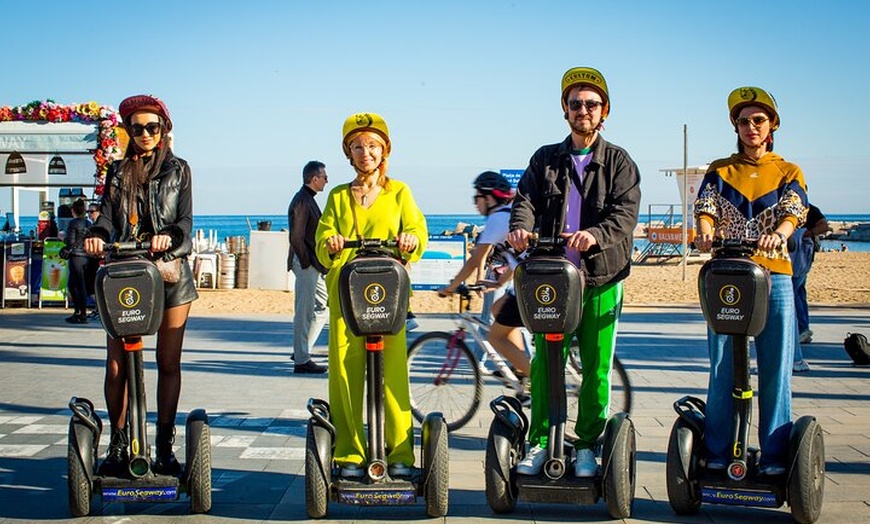 Image 8: Bienvenido a Barcelona Segway y eScooter Tour