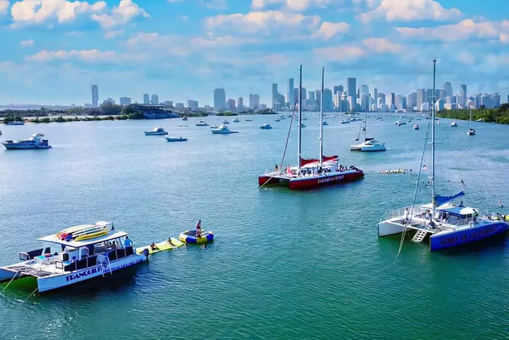 Sunset Sail in Miami: Complimentary Champagne Toast