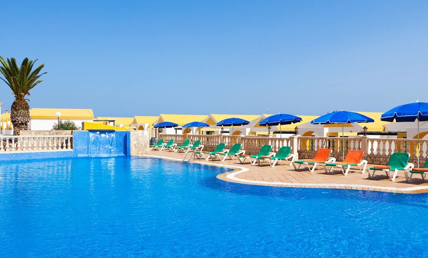 Image 1: ✈ FUERTEVENTURA | Caleta de Fuste - Caleta Dorada 3*, 4 nights - Al...