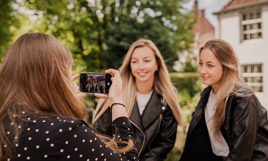 Image 4: Escape Tour Madrid - autoguiado citygame - encontrar la salida secr...