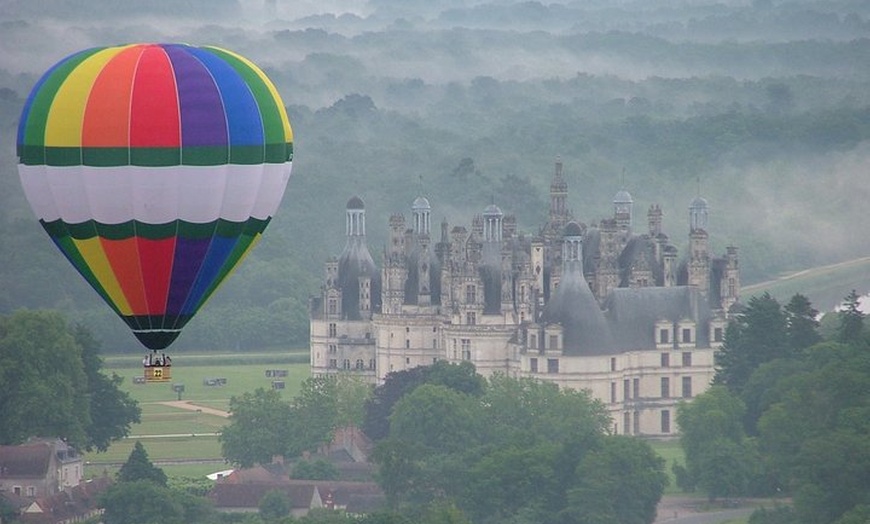 Image 4: Vol en montgolfière dans la vallée de la Loire au départ d'Amboise