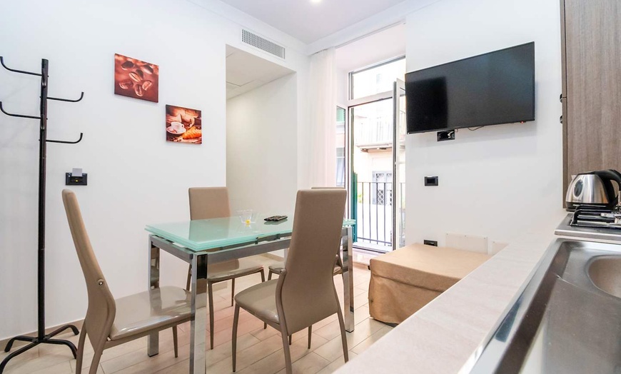 Image 4: ✈ ITALIE | Naples - Palazzo Settembrini 49 Apartments, 2 nuit - Déc...