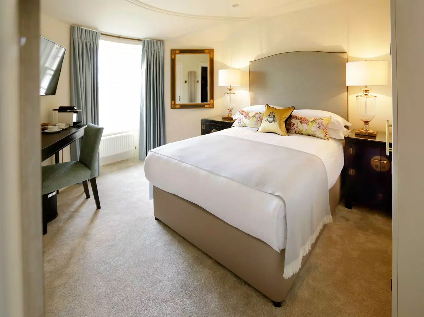 ✈ SCHOTTLAND | Edinburgh - Nira Caledonia 4*, 2 Nächte - City Trip