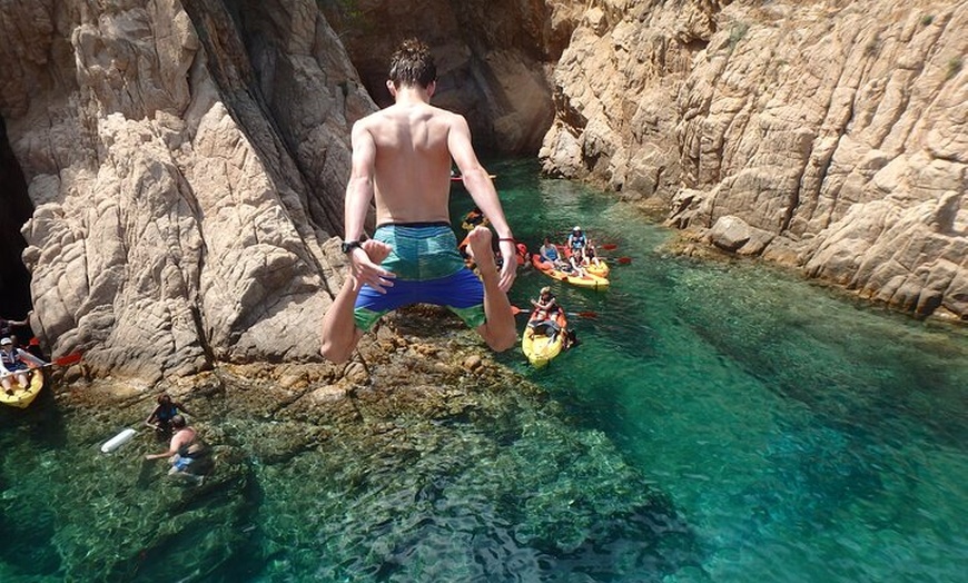 Image 21: Barcelona : Rutas Costeras de la Costa Brava, Snorkel, Cliff-Jump &...