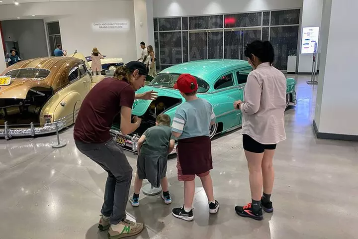 Museum Row Tour: The Fast & The Fossilized on Wilshire Blvd