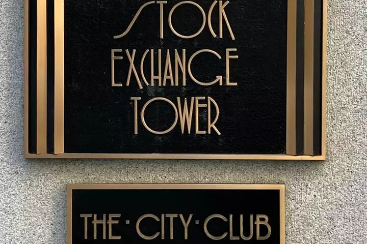 Unfolding the Financial District: A San Francisco Chronicle Self-Gu...