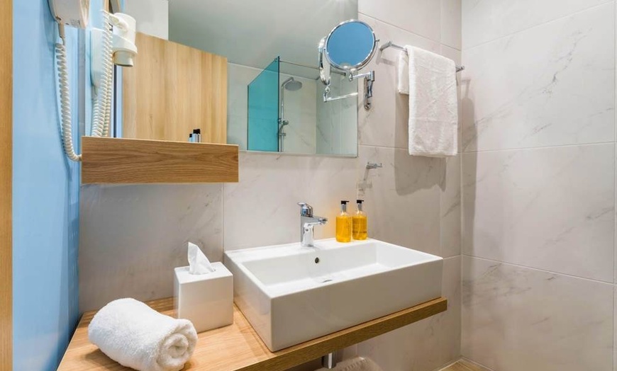 Image 36: ✈ ATHENS AND SURROUNDING AREA | Athens - Ibis Styles Athens Routes ...