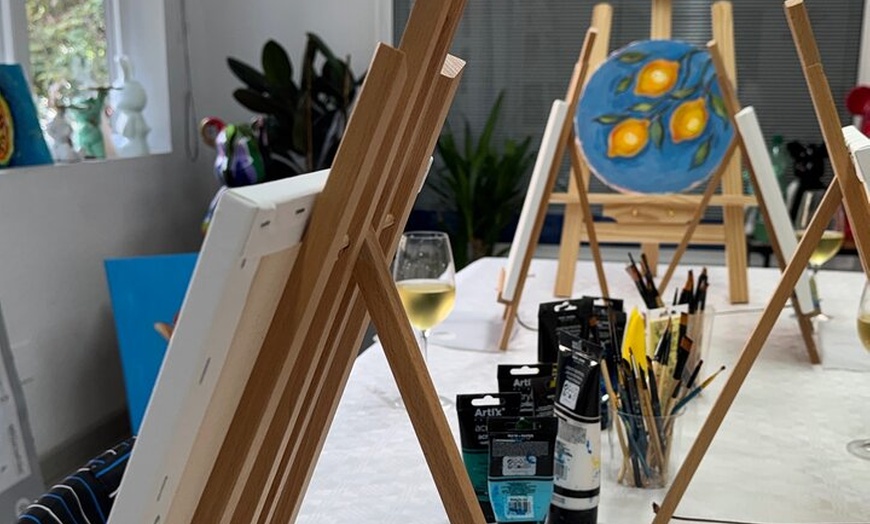 Image 8: Arte-Terapia con Vino : Velada Creativa en Alicante