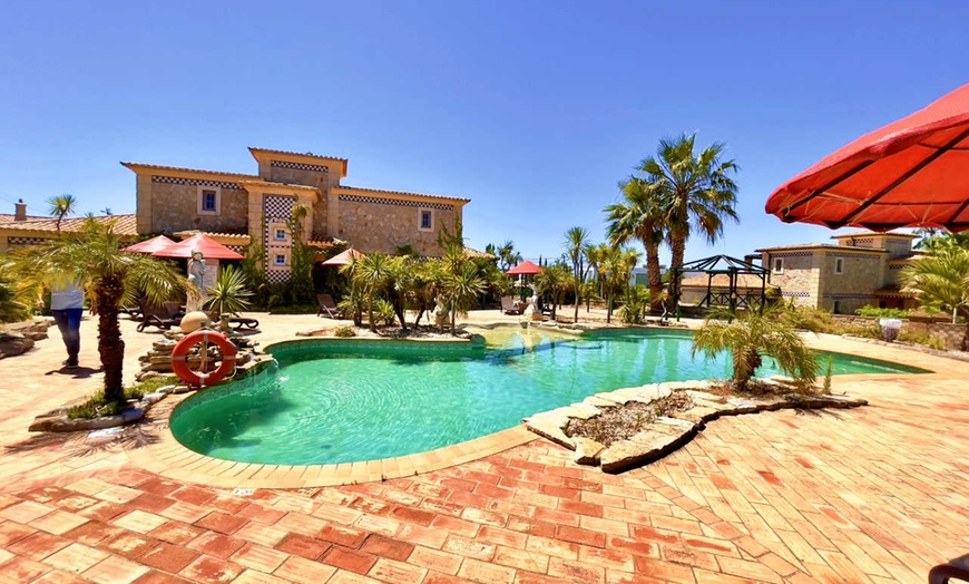 Image 4: ✈ ALGARVE | Lagos - Quinta do Mar - Country & Sea Village 3*, 2 nac...
