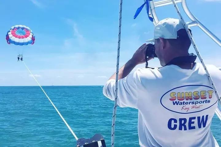 Parasailing in Key West at Smathers Beach