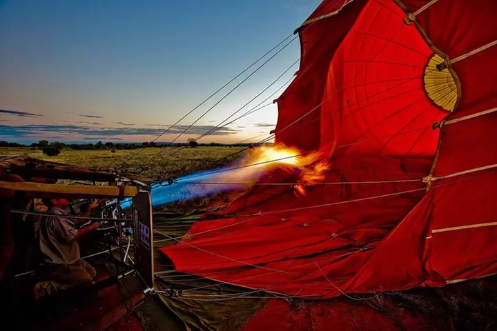 Early Morning Ballooning in Alice Springs