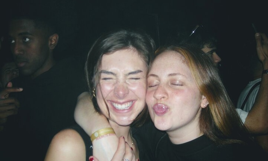 Image 33: OG Barcelona Night Adventure — 3 bares, 3 chupitos y entrada VIP al...