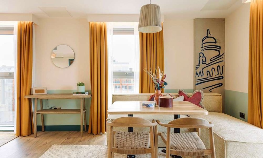 Image 5: ✈ IRLANDE DU NORD | Belfast - Room2 Belfast Hometel 4*, 2 nuit - Ci...