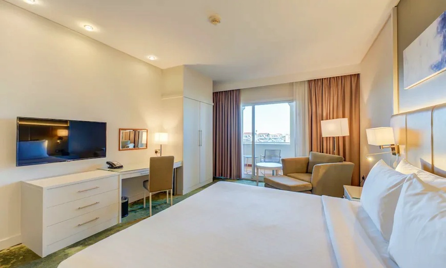 Image 2: ✈ UNITED ARAB EMIRATES | Dubai - Millennium Lakeview Hotel 4*, 2 ni...