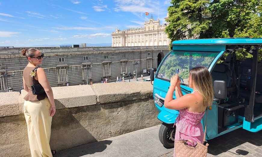 Image 11: Tour Privado con Tuk Tuk Zero: Corazón Histórico. 1h 15min