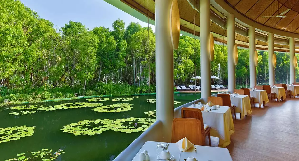 ✈ MALDIVES | Baa Atoll - Dreamland The Unique Sea & Lake Resort / S...