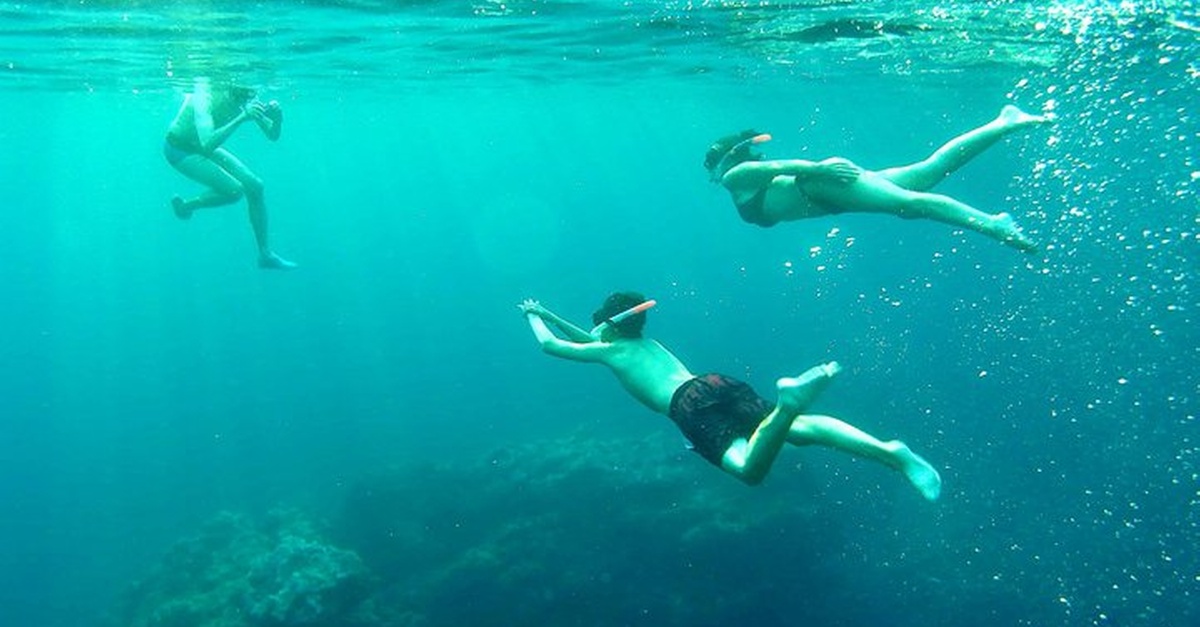 Tour guiado de snorkel por cuevas y aguas cristalinas en Ibiza