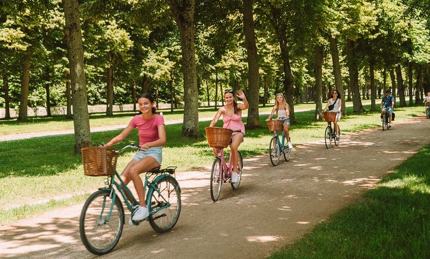 Image 35: Visite en vélo du château de Versailles et visite gastronomique ave...